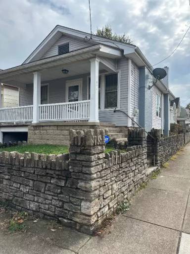 Main picture of 401 E 15th St