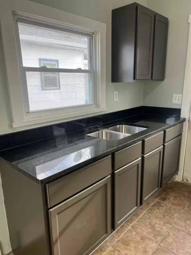 Main picture of 506 Woodlawn Ave