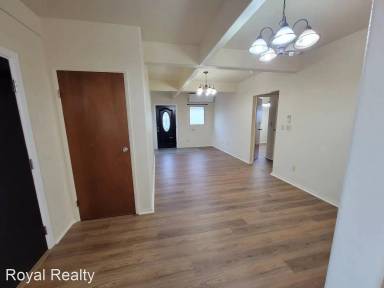 Main picture of 3331 Hayden St