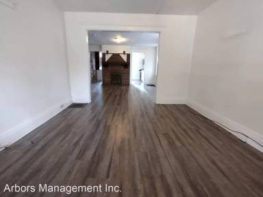 Main picture of 134 S Spring Ave