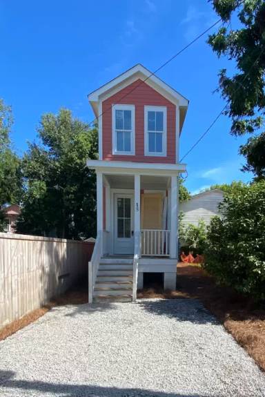 Main picture of 25 Strawberry Ln