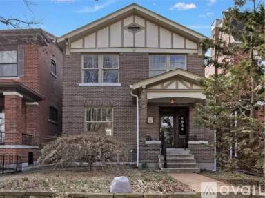 Main picture of 5944 Pershing Ave