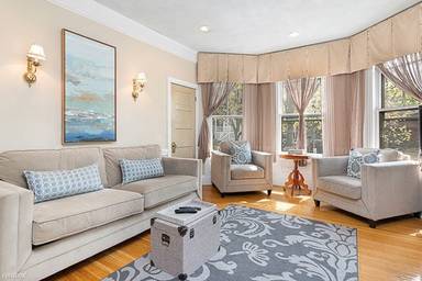 Main picture of 8 Oakview Ter