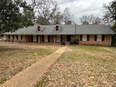 Main picture of 605 Bergstrom Pl