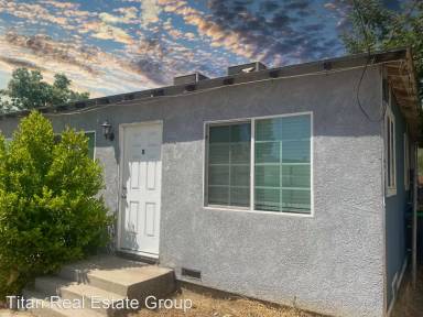 Main picture of 560 W Avenue L