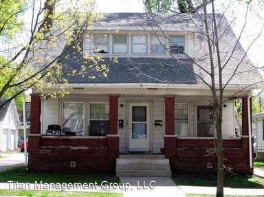 Main picture of 215 W Lutz Ave