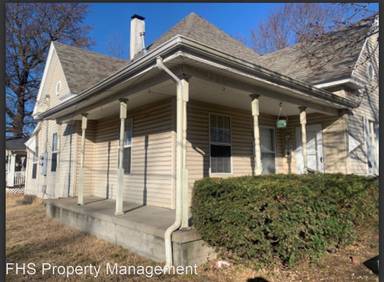 Main picture of 1303 N Main Ave