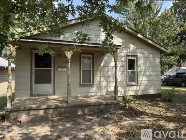 Main picture of 624 E 8th St