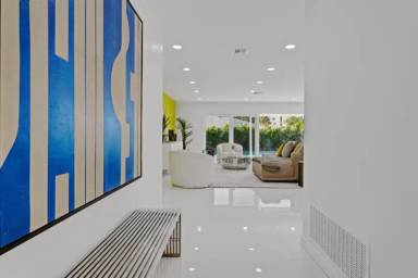 Main picture of 2975 E Via Escuela