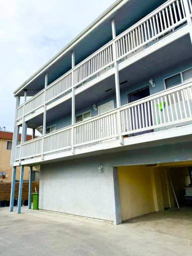 Main picture of 1401 W 225th St