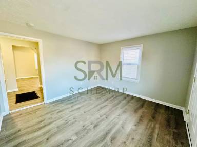Main picture of 913 Euclid Ave