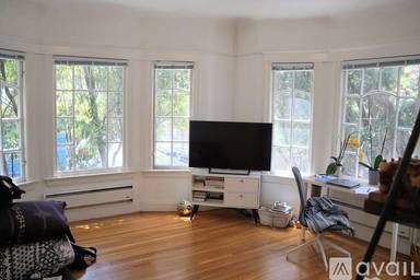 Main picture of 350 Laguna St