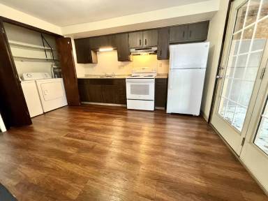 Main picture of 230 W Madison Street - 4