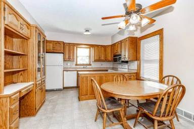 Main picture of 729 8th St N