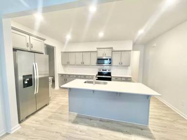 Main picture of 119 Gaelic Dr