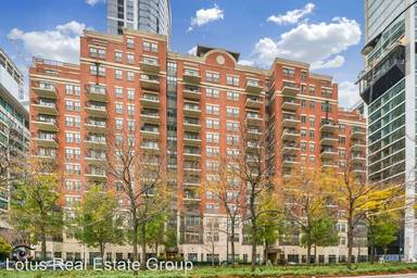 Main picture of Lakeside On the Park Condo