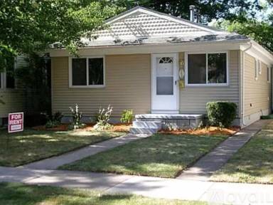 Main picture of 543 E Woodland St