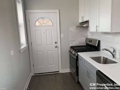 Main picture of 617 W Melrose St
