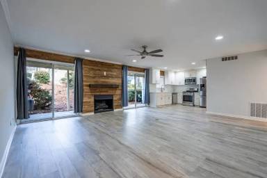 Main picture of 63 Springhedge Ct SE