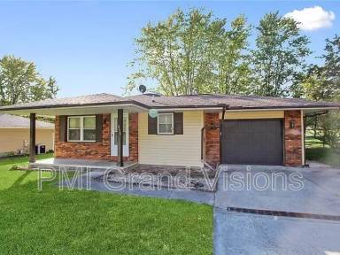 Main picture of 2114 Douglas St