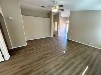 Main picture of 13440 W Ventura St