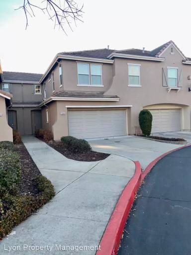 Main picture of 2504 Esplanade Cir