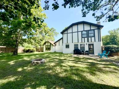 Main picture of 129 Raintree Blvd