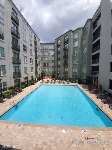 Main picture of 55 Pharr