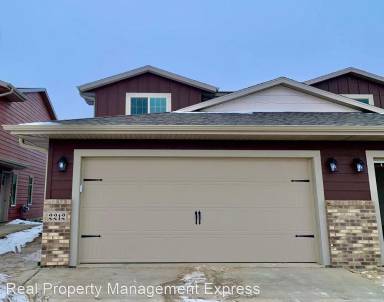 Main picture of 2208 S Ronsiek Ave