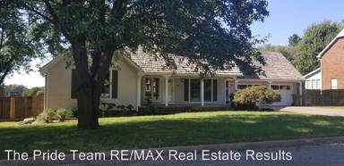 Main picture of 1600 S 28th Pl