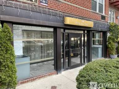 Main picture of 720 E 31st St