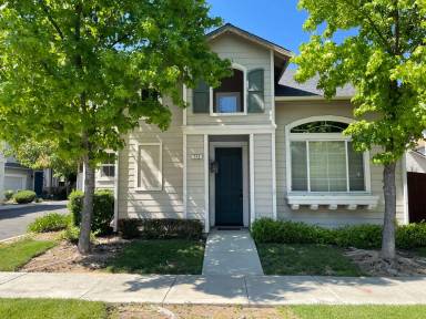 Main picture of 743 Cottage Ln