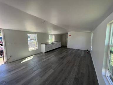 Main picture of 2000 E Frontier Ave