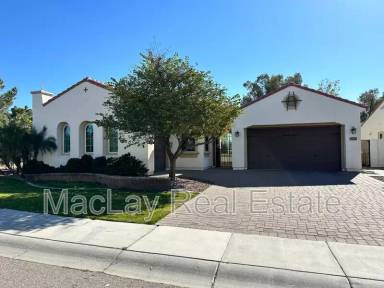 Main picture of 3311 S Ivy Way