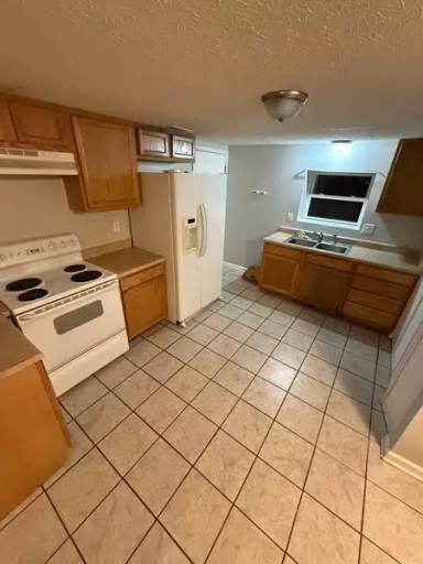 Main picture of 808 N Main St