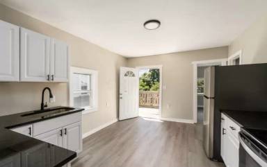 Main picture of 118 S Walnut St