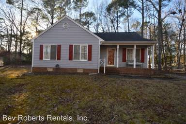 Main picture of 2412 White Oak Cir