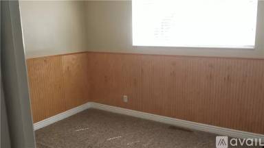 Main picture of 1243 S Main St