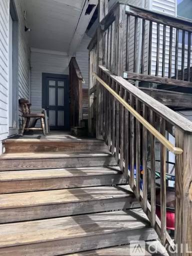 Main picture of 36 Lake St