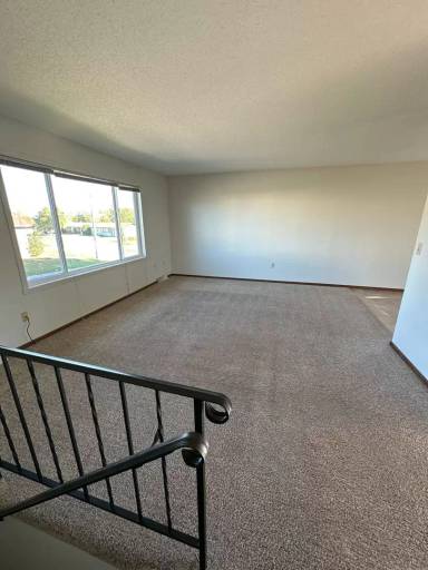 Main picture of 1065 5th Ave NW