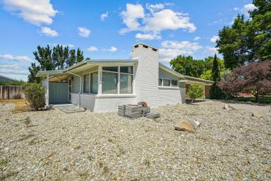 Main picture of 1733 Maplewood Dr