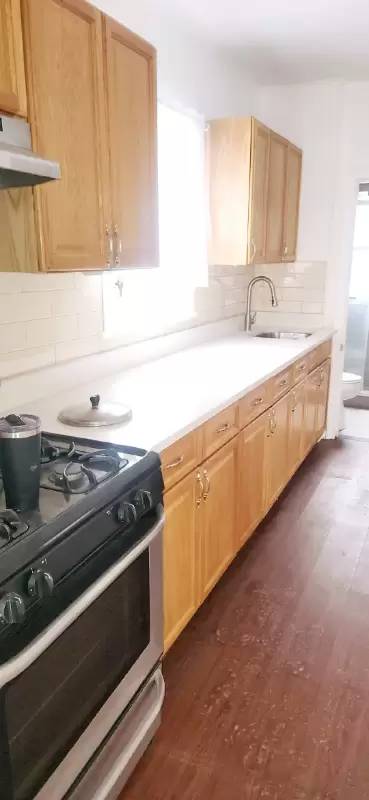 Main picture of 77 Pulaski Ave