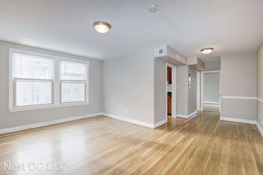 Main picture of 4411 1st Pl NE