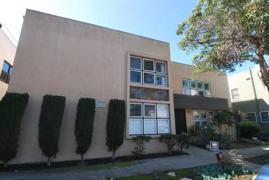 Main picture of 952 E 2nd St