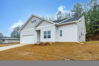 Main picture of 18440 Thoroughbred Dr