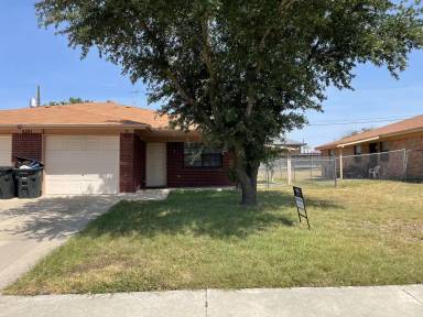 Main picture of 3101 Honeysuckle Cir