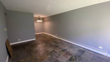 Main picture of 605 N Wolf Rd