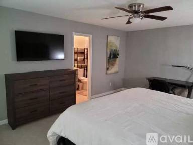 Main picture of 5038 Mallow St