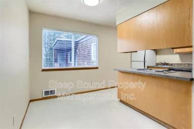 Main picture of 4630 SW Condor Ave