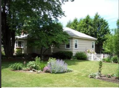 Main picture of 15 Armstrong Dr